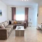 Crystal Sea View ساراندا