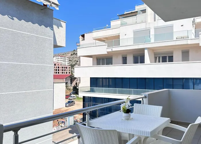 Crystal Sea View Apartmán *